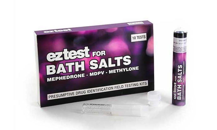 Test della sostanza per sali da bagno o catinoni sintetici con fiala e confezione